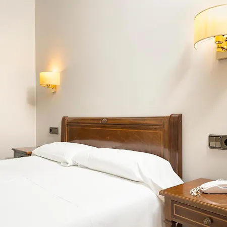 Hotel Hernán Cortés-3